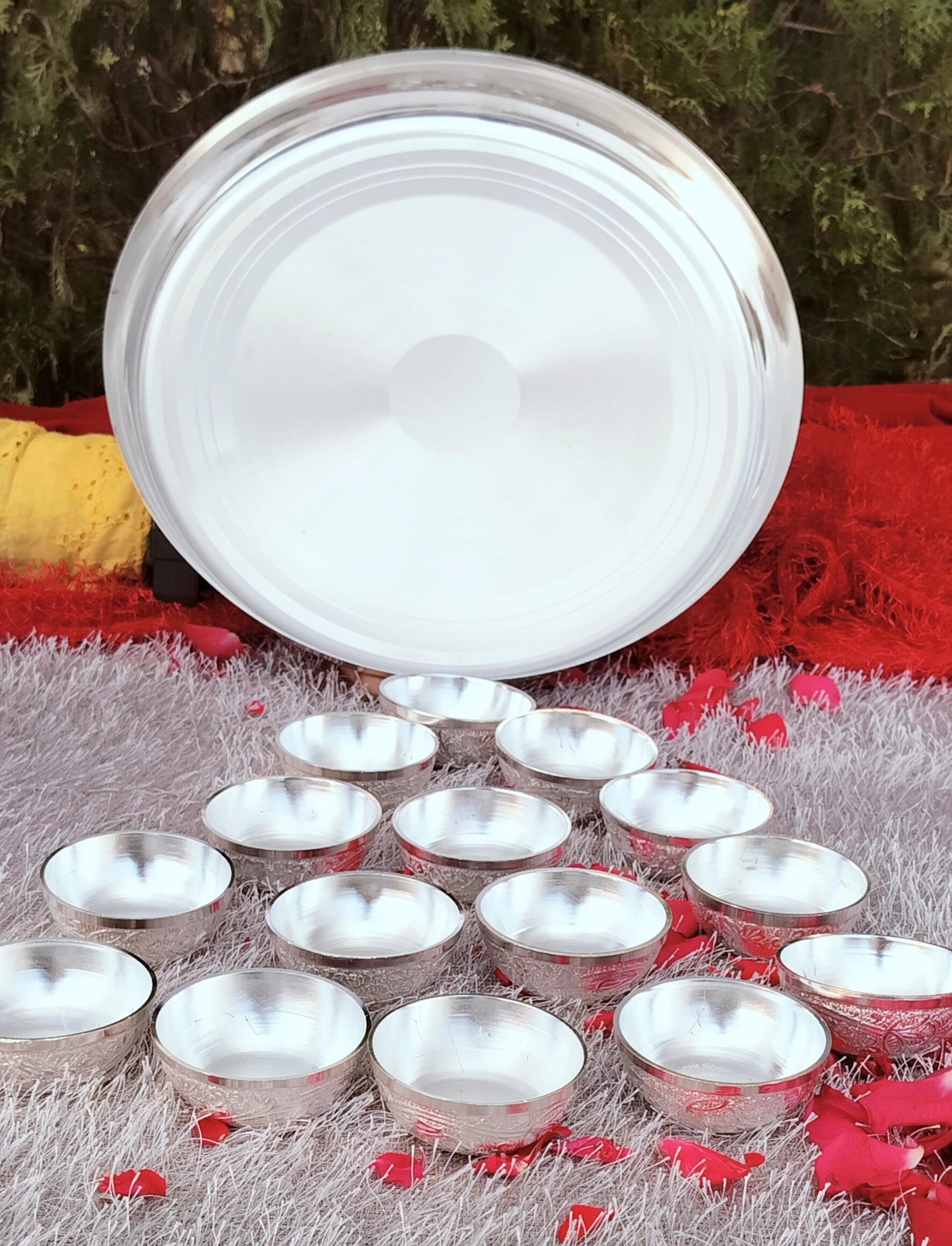 German Silver Bhog Thali for Pooja (Thali 1 + Bowl 16 pcs) - Upstyle Craft