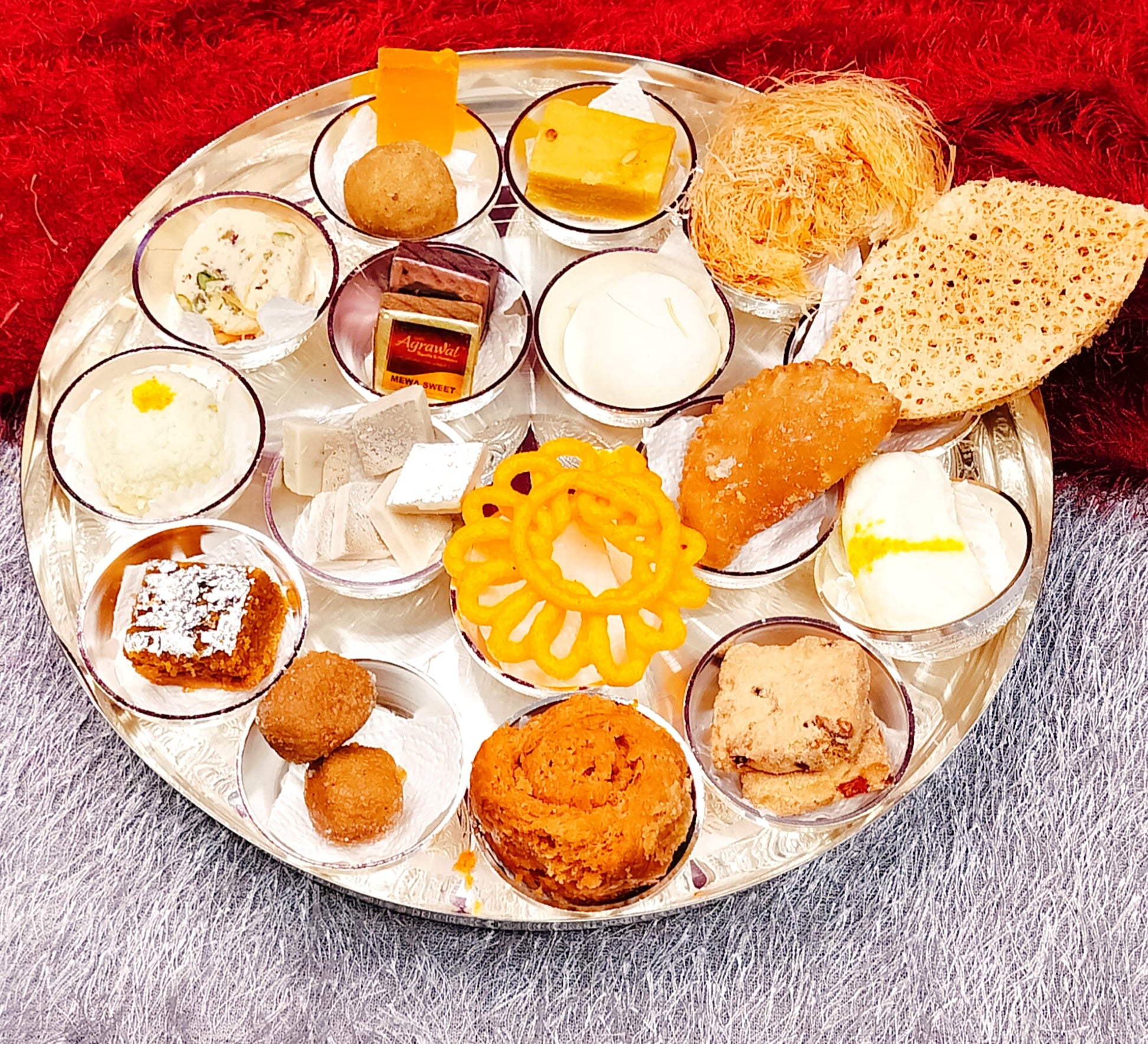 German Silver Bhog Thali for Pooja (Thali 1 + Bowl 16 pcs) - Upstyle Craft