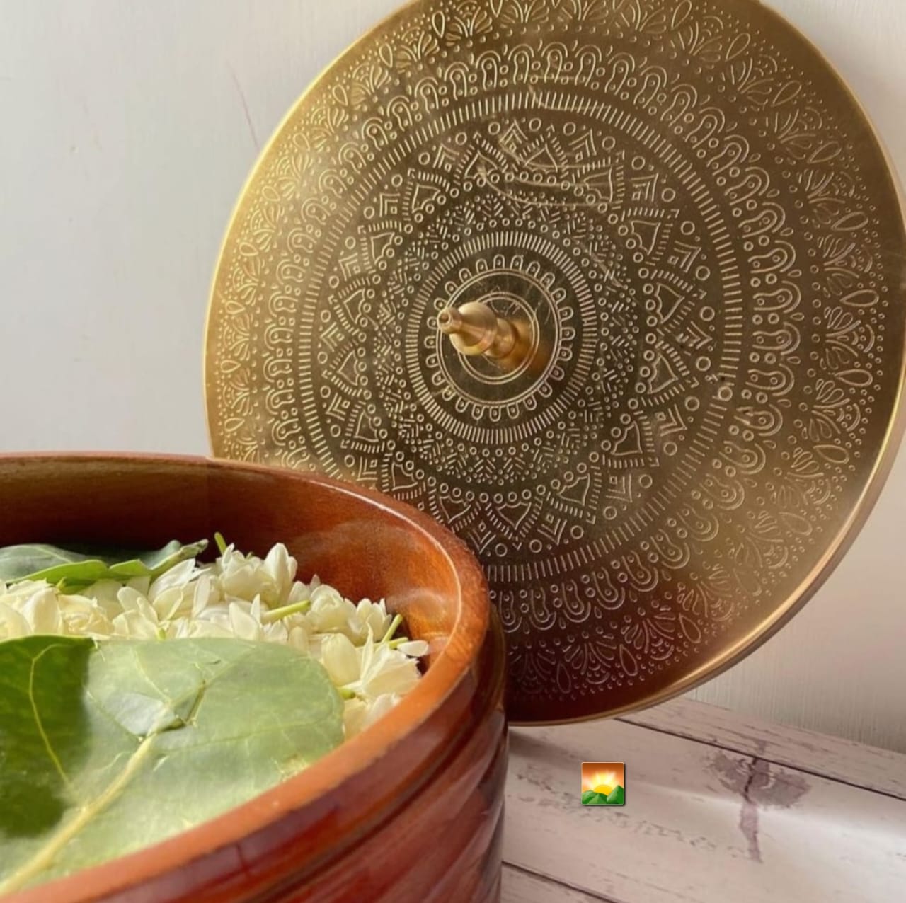 Wooden Roti Casserole With Tong